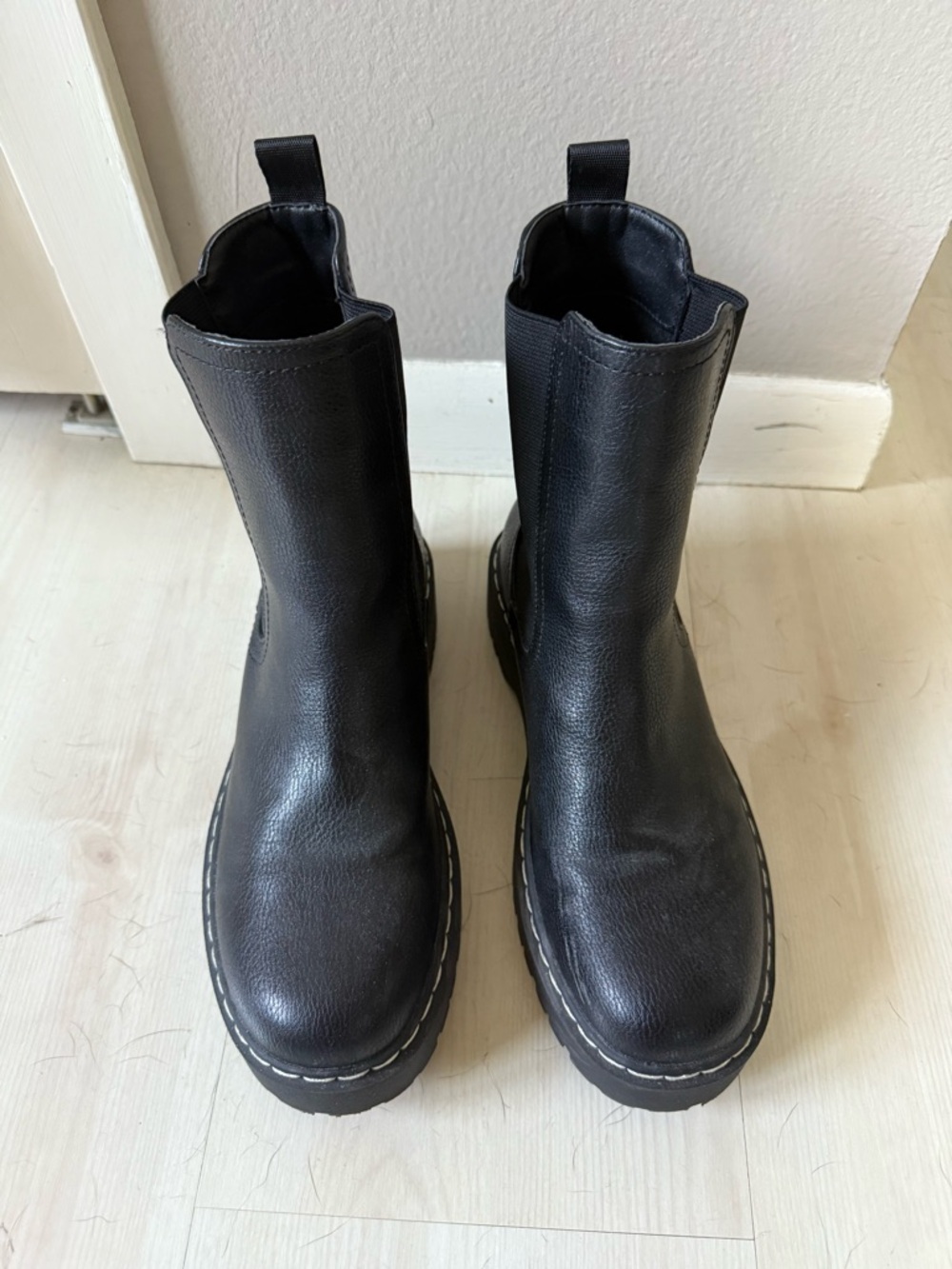 Sincerely Jules Chunky Black Leather Chelsea Boots